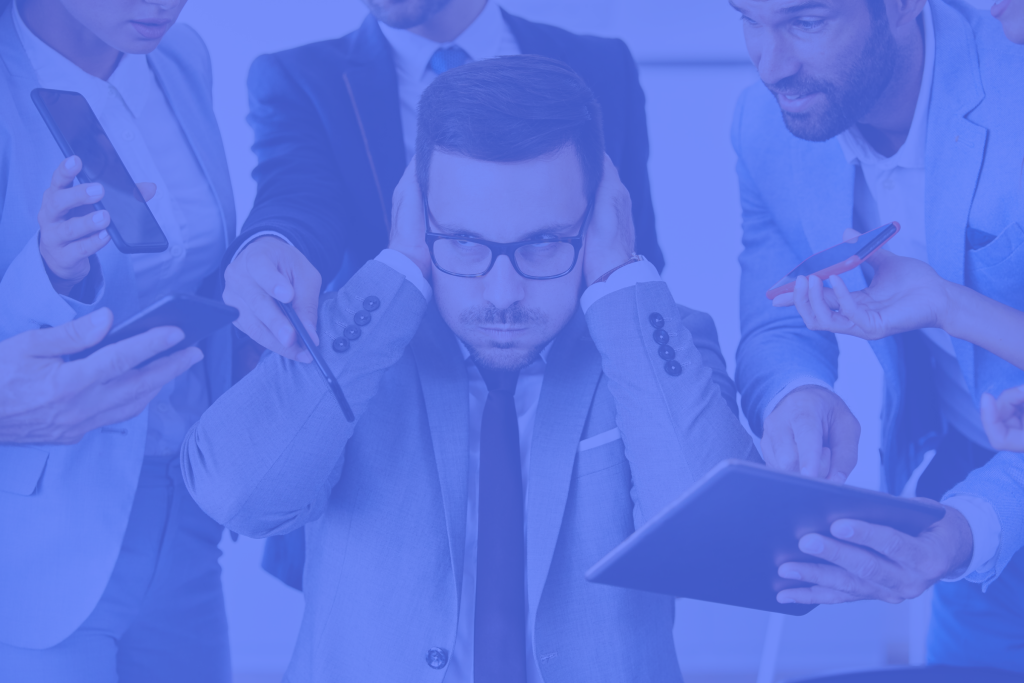 profissional preocupado com problema de integracao erp com marketplace e lojas virtuais